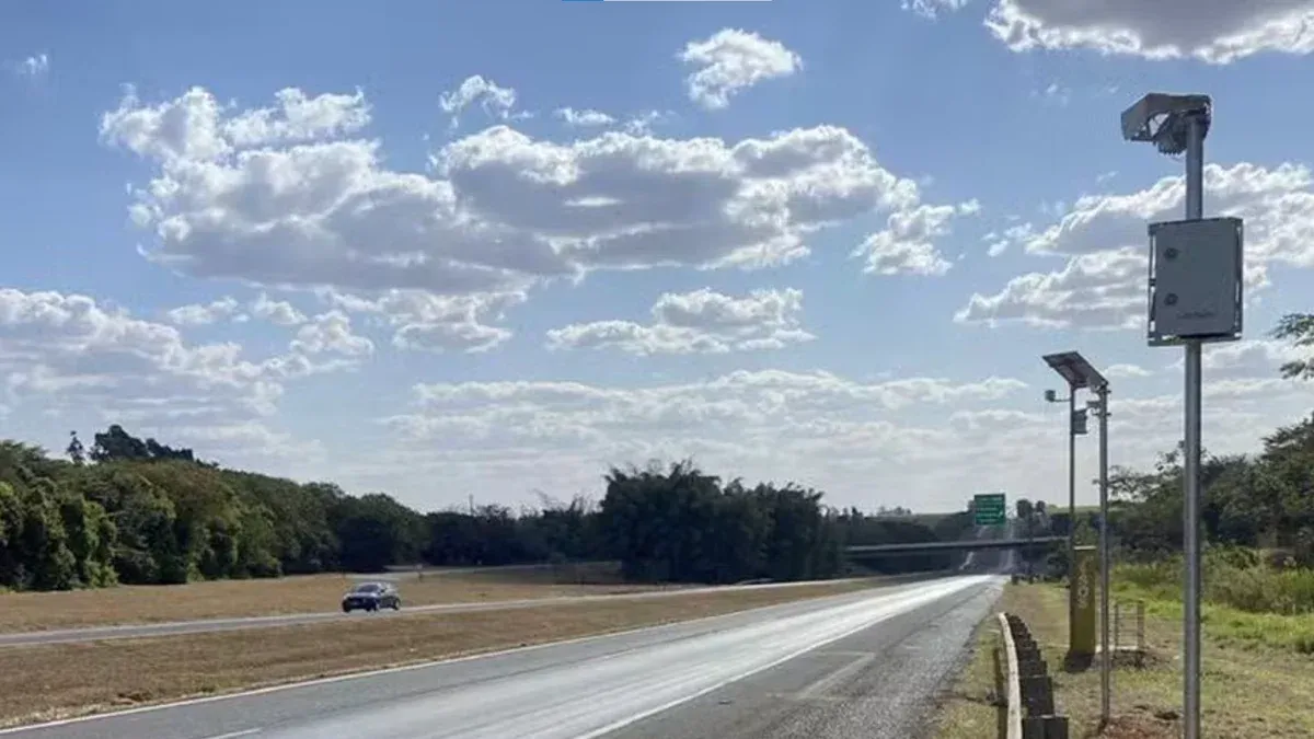 Câmeras com Inteligência Artificial aplicam mais de 2,3 mil multas em rodovia de São Paulo
